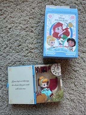 Pop Mart Disney Princess Fairytales - Cinderella Book Box